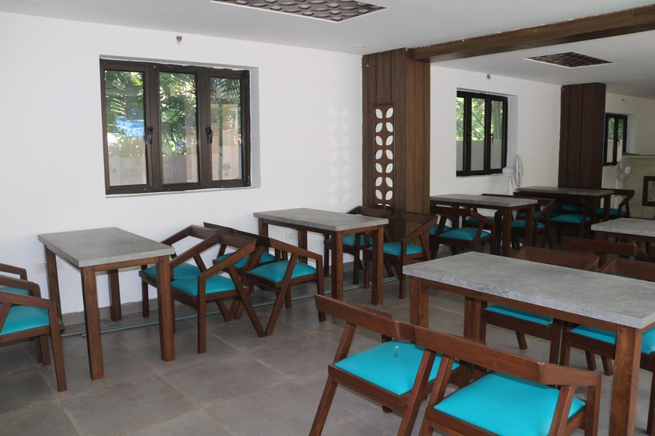 Hotel Centro Calangute Bagian luar foto