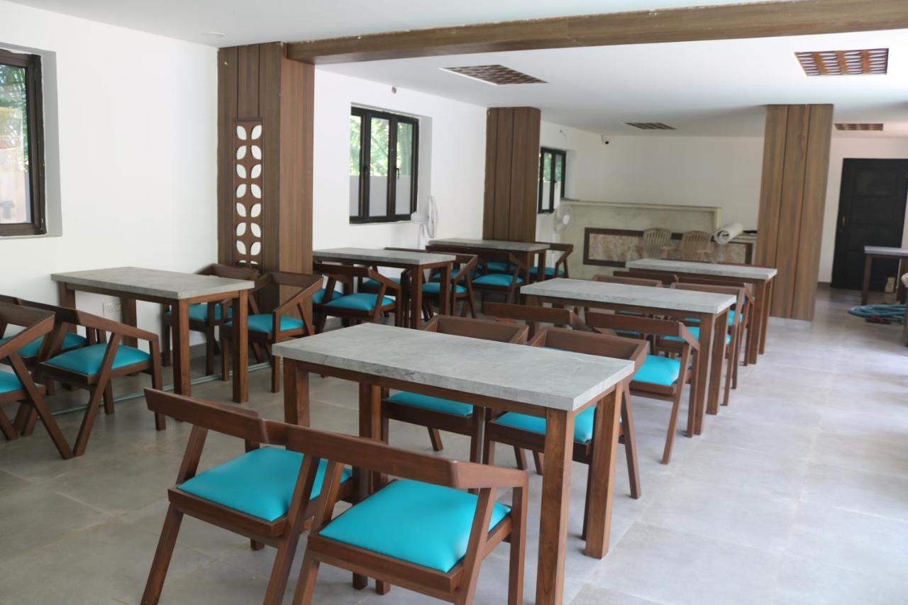 Hotel Centro Calangute Bagian luar foto